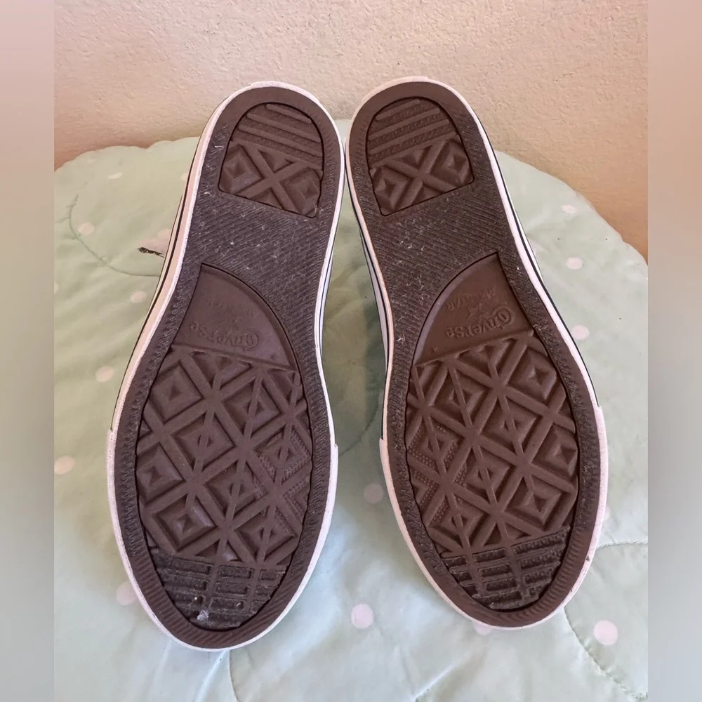 Converse Brown Bear and Trees Pattern Sneakers Kids size 3